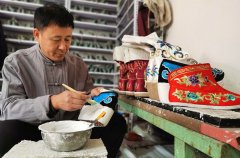 河北霸州：手工戏靴制作技艺焕发生机